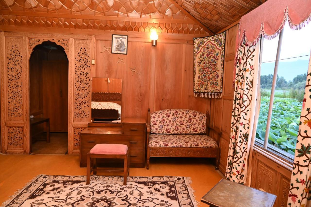 Hotel Kings Houseboats Srīnagar Exteriér fotografie