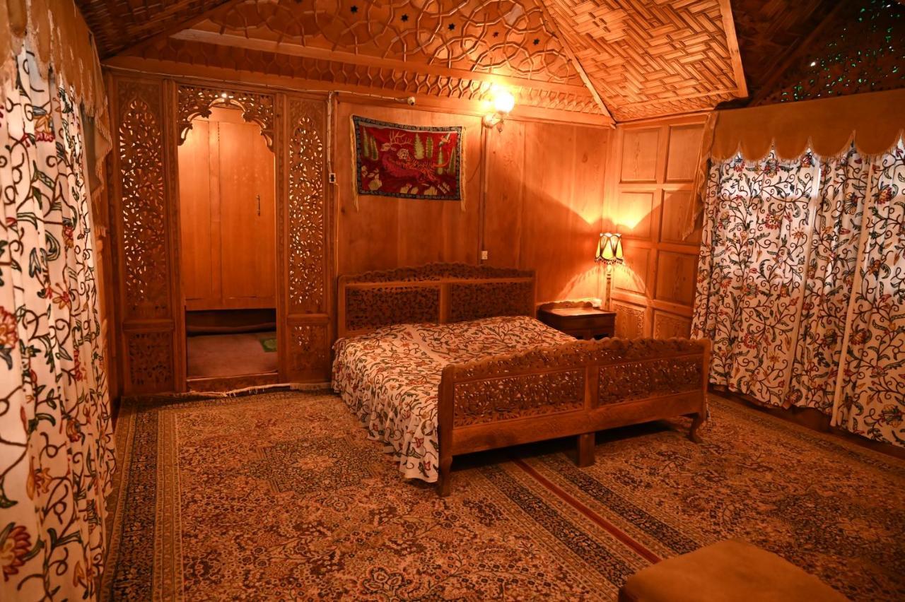 Hotel Kings Houseboats Srīnagar Exteriér fotografie