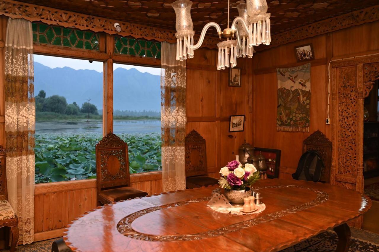 Hotel Kings Houseboats Srīnagar Exteriér fotografie