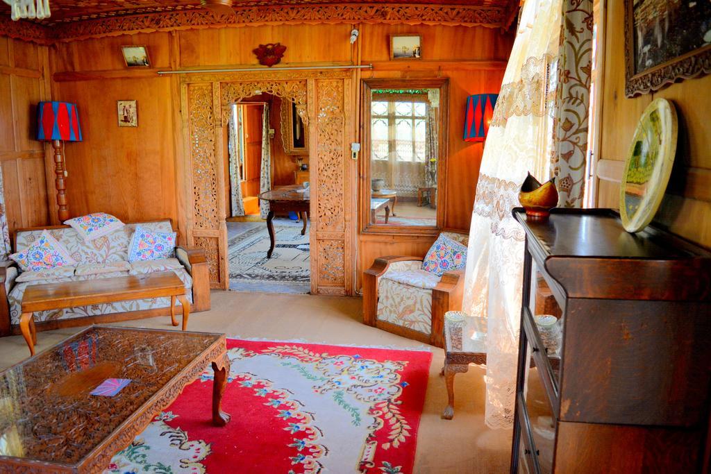 Hotel Kings Houseboats Srīnagar Exteriér fotografie