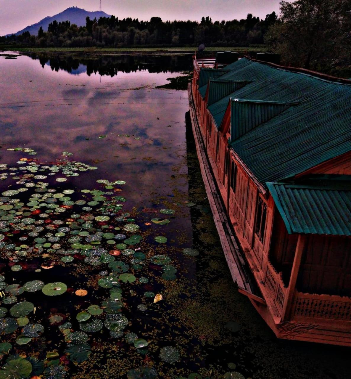 Hotel Kings Houseboats Srīnagar Exteriér fotografie
